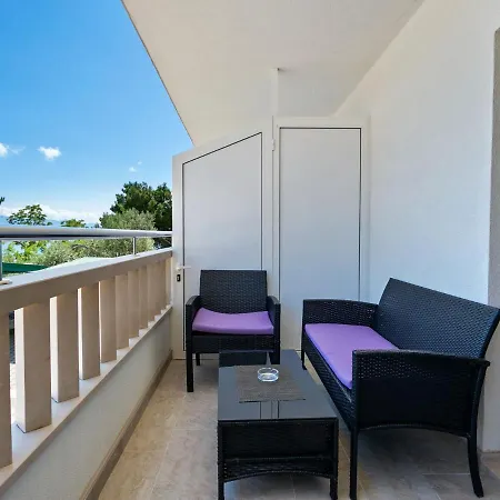 아파트 Modern In Drvenik With Balcony *